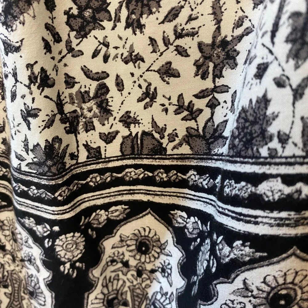 Like New Lucky Brand Top - Picture 4 of 4